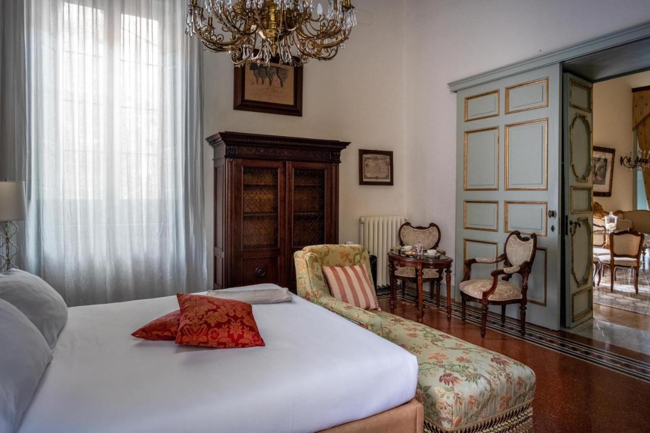 Palazzo Guido Bed & Breakfast เลชเช ภายนอก รูปภาพ