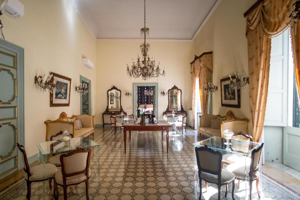 Palazzo Guido Bed & Breakfast เลชเช ภายนอก รูปภาพ