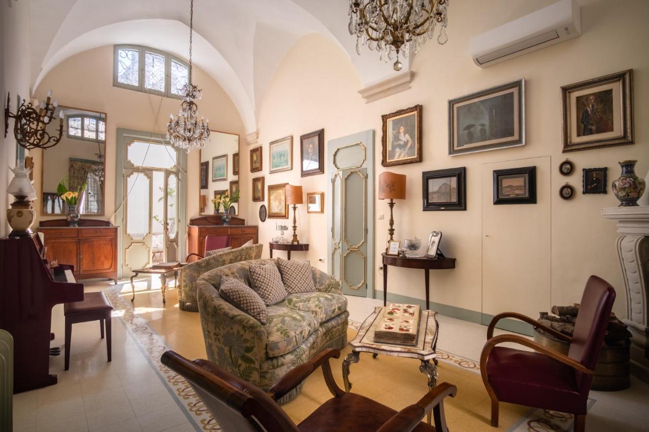 Palazzo Guido Bed & Breakfast เลชเช ภายนอก รูปภาพ