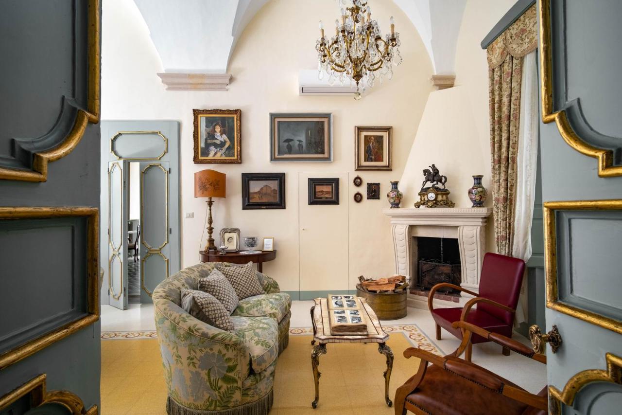 Palazzo Guido Bed & Breakfast เลชเช ภายนอก รูปภาพ