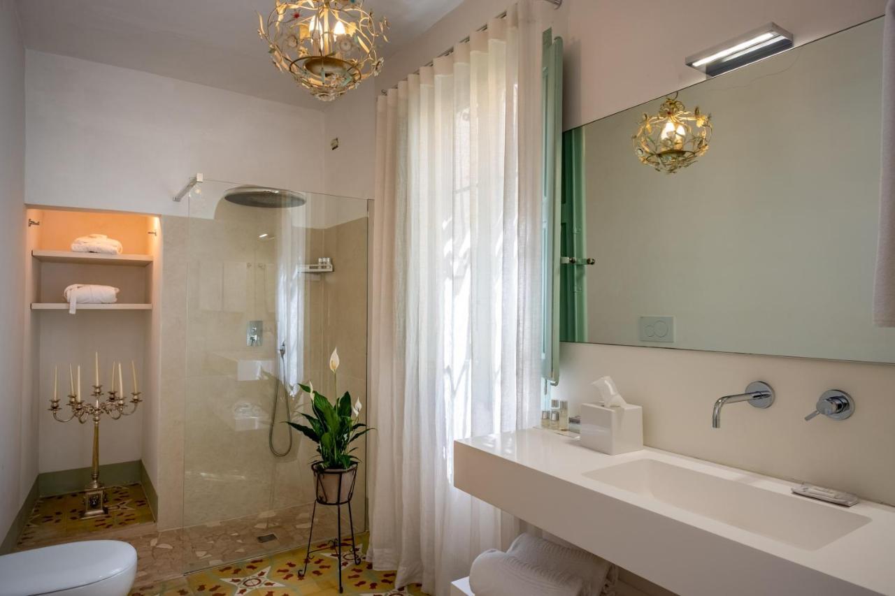 Palazzo Guido Bed & Breakfast เลชเช ภายนอก รูปภาพ