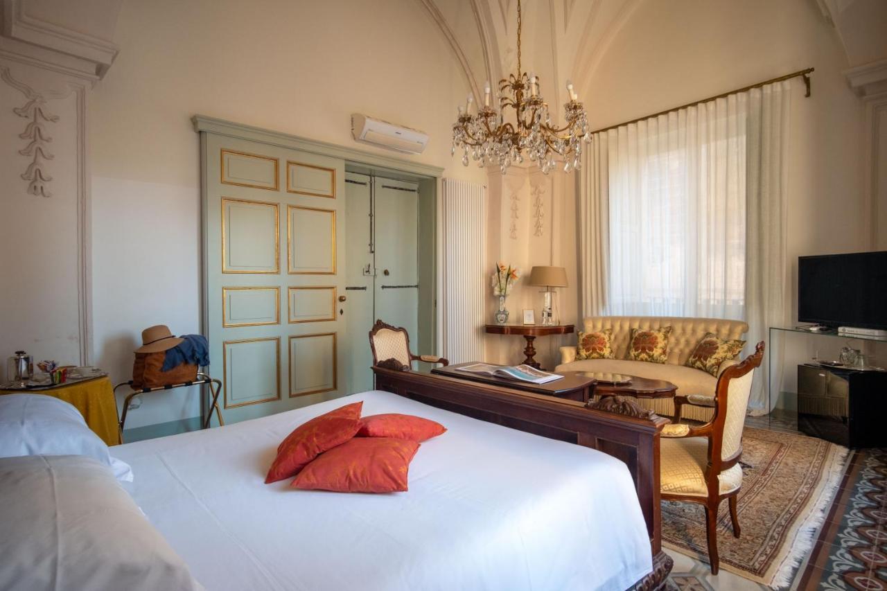 Palazzo Guido Bed & Breakfast เลชเช ภายนอก รูปภาพ