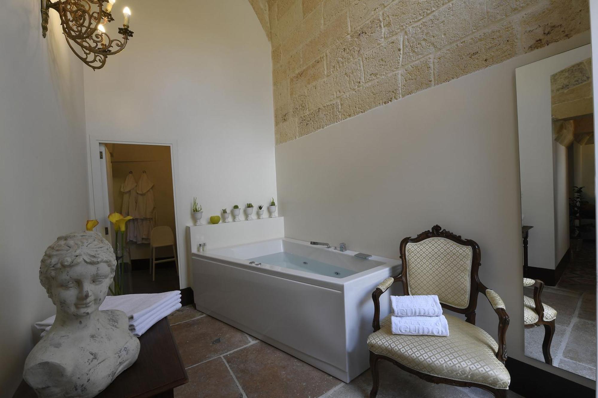 Palazzo Guido Bed & Breakfast เลชเช ภายนอก รูปภาพ
