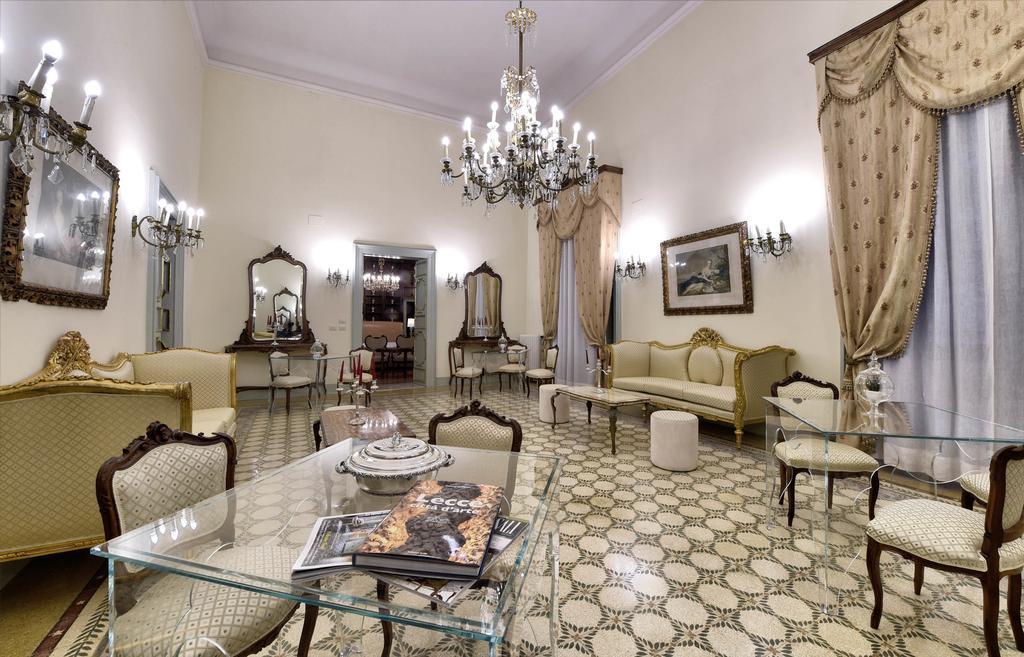 Palazzo Guido Bed & Breakfast เลชเช ภายนอก รูปภาพ